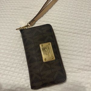 Michael Kors wristlet